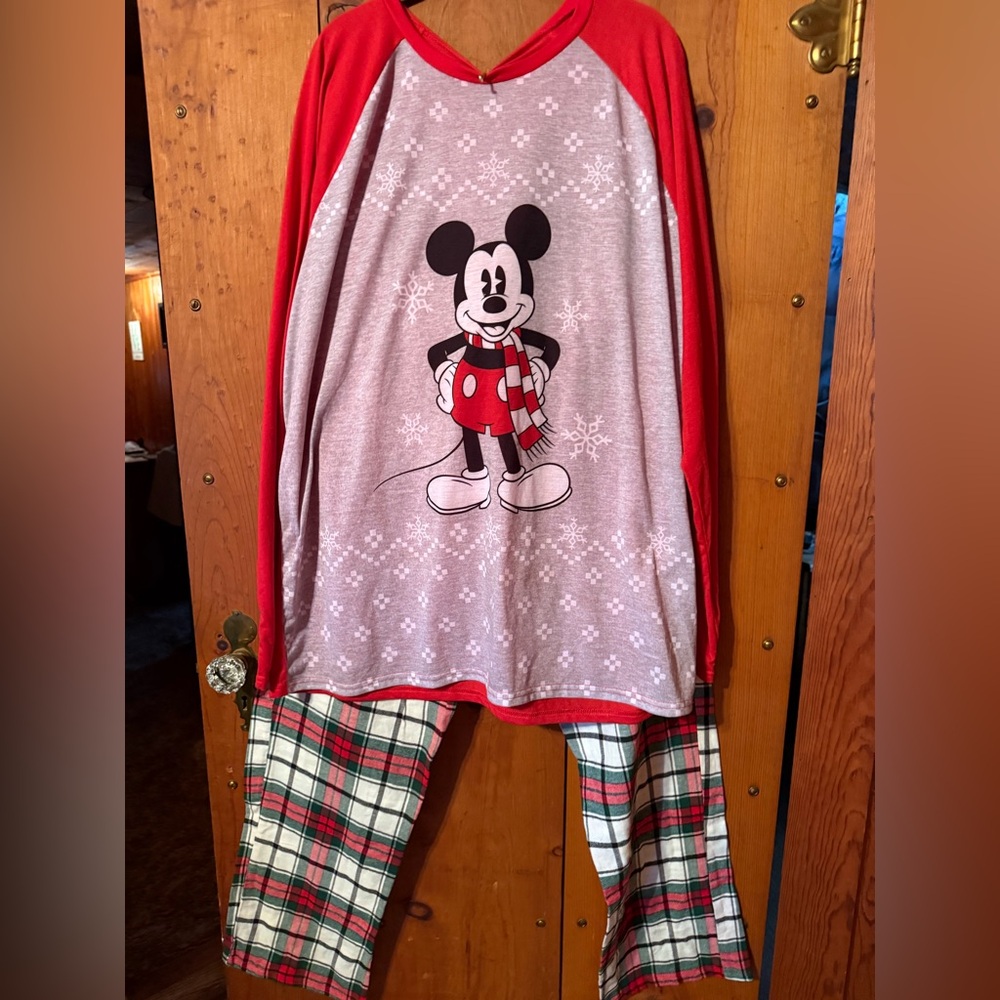 Men's size large mickey mouse Christmas pajamas